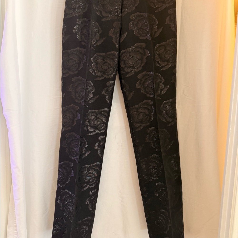 SOLD. 🖤Black Floral Patterned Pants🖤